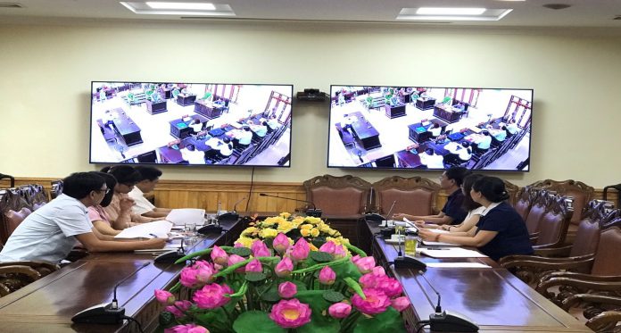 phien toa truc tuyen