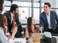Tham gia bào chữa trong các vụ án về các tội xâm phạm chế độ hôn nhân và gia đình